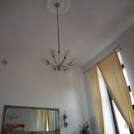 Pokoje Goscinne P.O.W. 17 Lodz  Luaran gambar